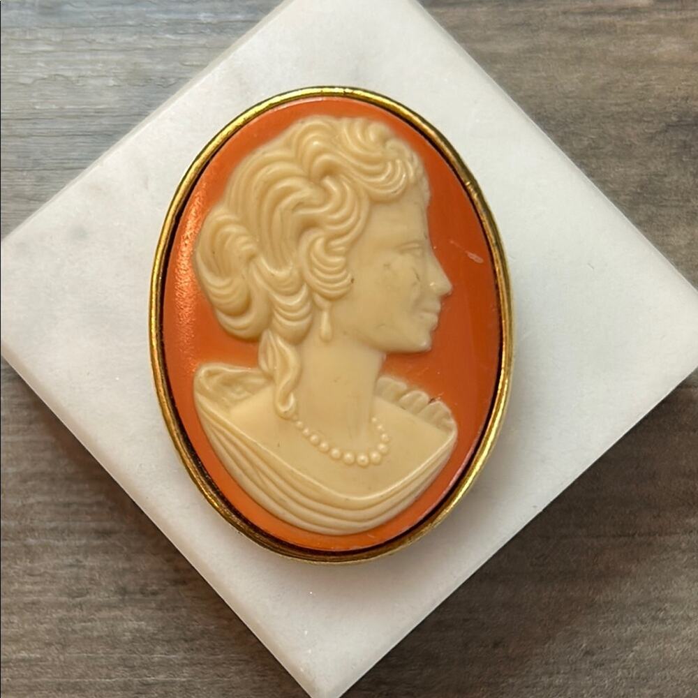 1 1/2” Cameo Brooch Pin in gold tone setting #A11